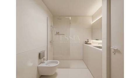 Apartamento T0 com Varanda e Garagem no CC FLATS