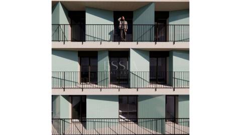 Apartamento T0 com Varanda e Garagem no CC FLATS