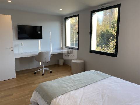 Estúdio Mobilado e Equipado no Porto para Arrendar