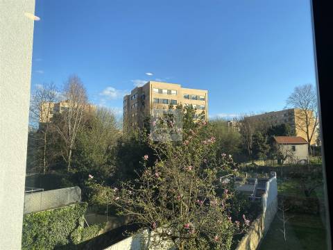Estúdio Mobilado e Equipado no Porto para Arrendar