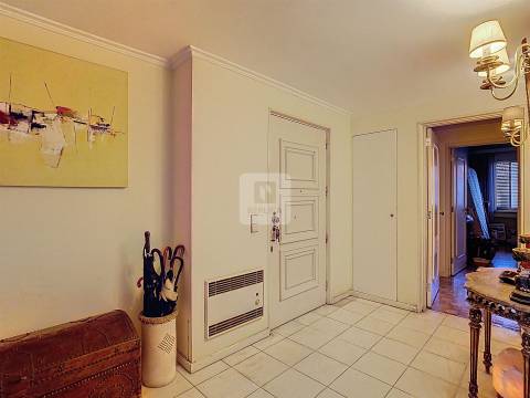 Apartamento T4 com Varandas - Casa da Música, Porto