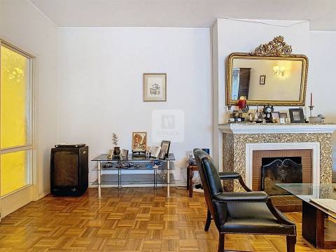 Apartamento T4 com Varandas - Casa da Música, Porto