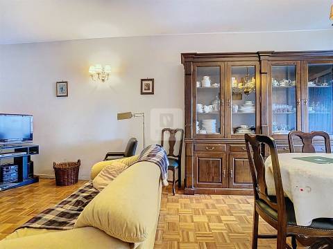 Apartamento T4 com Varandas - Casa da Música, Porto