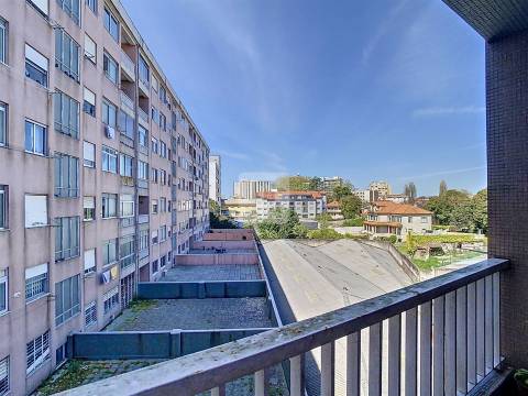 Apartamento T4 com Varandas - Casa da Música, Porto