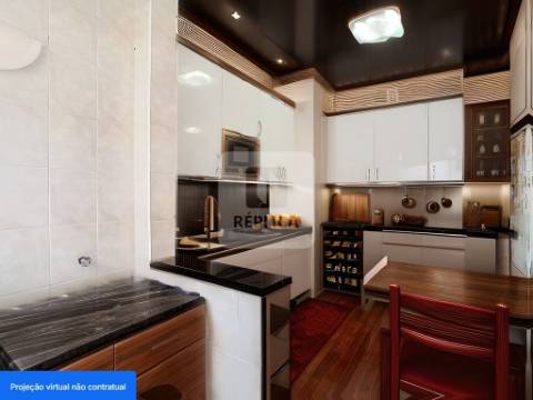 Apartamento T4 com Varandas - Casa da Música, Porto