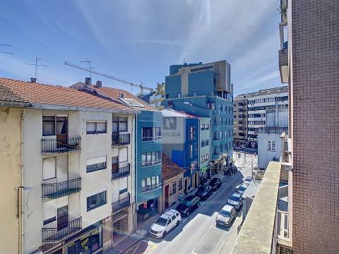 Apartamento T4 com Varandas - Casa da Música, Porto