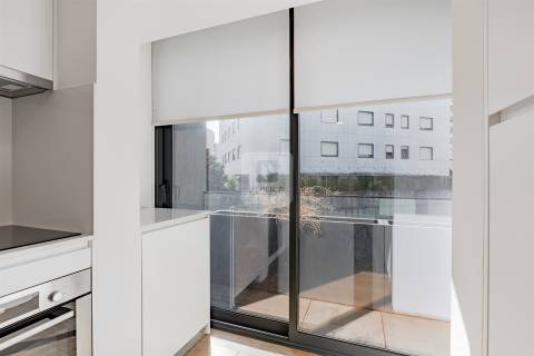 Apartamento T3  com varanda e garagem box ao Pinheiro Manso