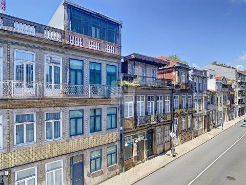 Apartamento T0 Loft mobilado - Rua do Bonfim