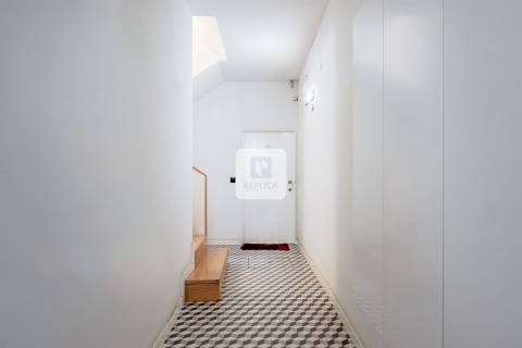 Apartamento T0 Loft mobilado - Rua do Bonfim