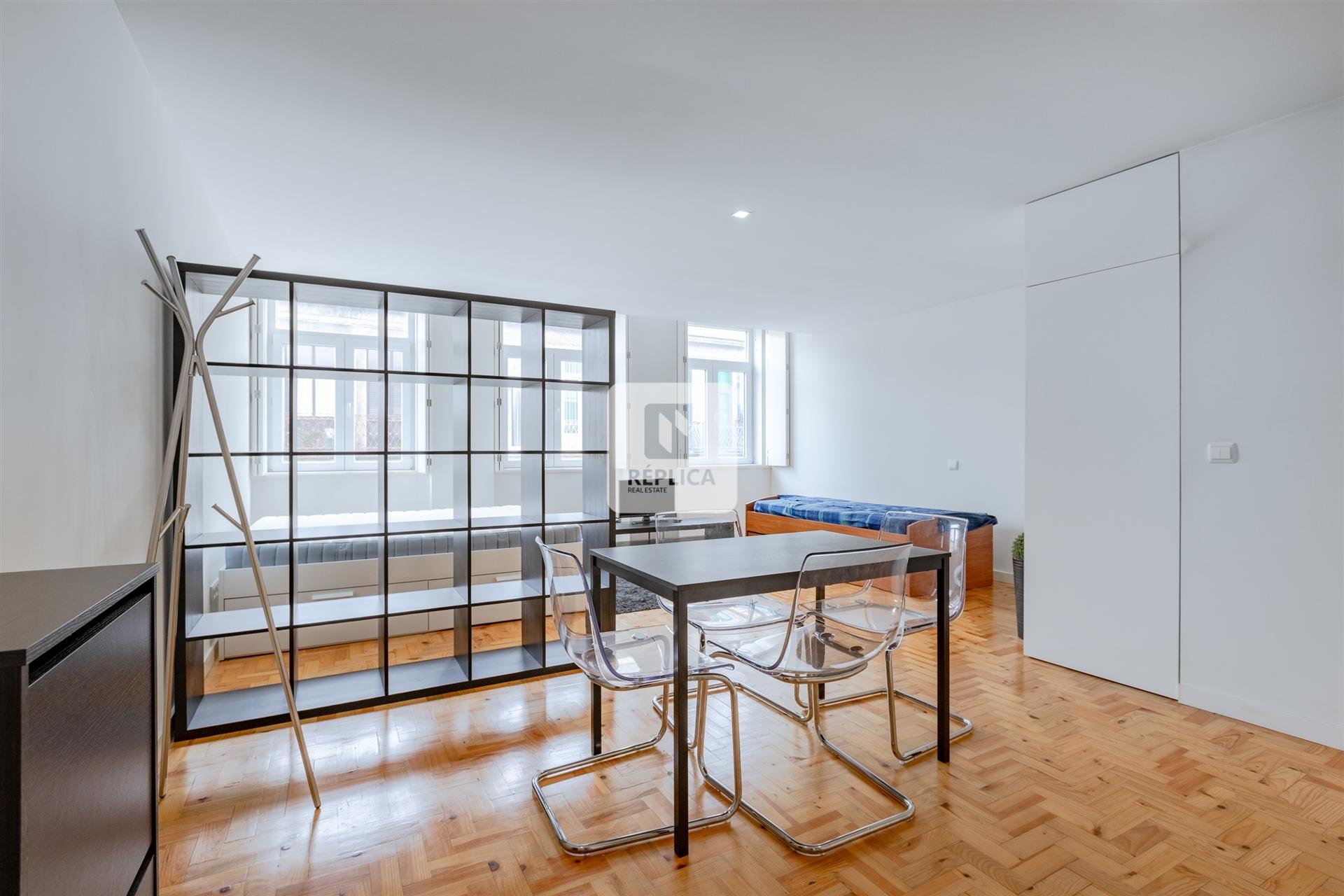 Apartamento T0 Loft mobilado - Rua do Bonfim