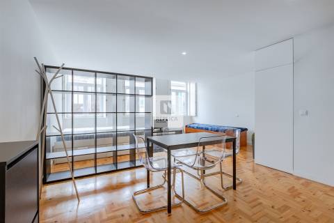 Apartamento T0 Loft mobilado - Rua do Bonfim