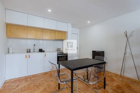 Apartamento T0 Loft mobilado - Rua do Bonfim