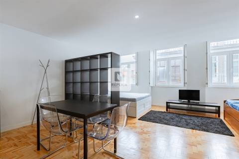 Apartamento T0 Loft mobilado - Rua do Bonfim