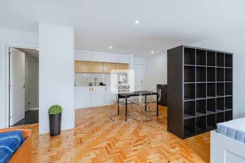 Apartamento T0 Loft mobilado - Rua do Bonfim