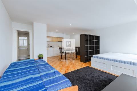 Apartamento T0 Loft mobilado - Rua do Bonfim