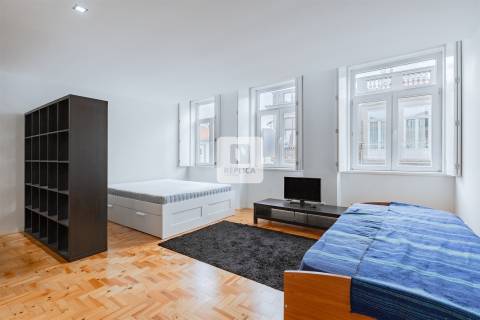 Apartamento T0 Loft mobilado - Rua do Bonfim