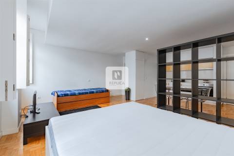 Apartamento T0 Loft mobilado - Rua do Bonfim