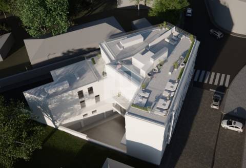 Apartamento T3 com terraço próximo ao Colégio Efanor à Senhora da Hora, Porto