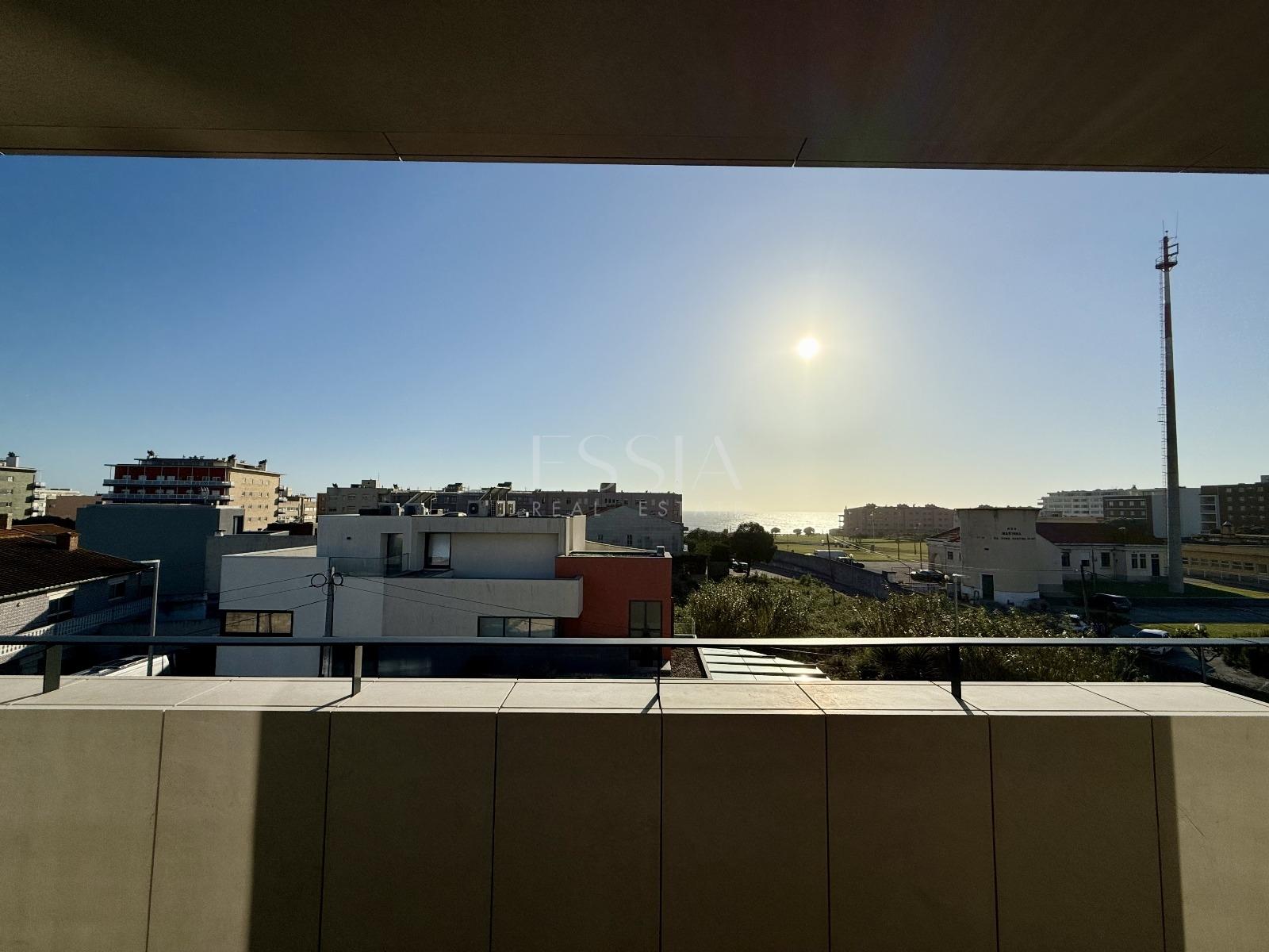 Apartamento T3  com varanda de 25 m² e garagem em Leça da Palmeira