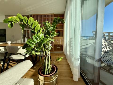 Apartamento T3  com varanda de 25 m² e garagem em Leça da Palmeira