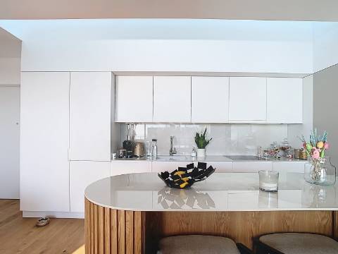 Apartamento T3  com varanda de 25 m² e garagem em Leça da Palmeira