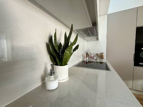 Apartamento T3  com varanda de 25 m² e garagem em Leça da Palmeira