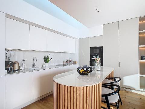 Apartamento T3  com varanda de 25 m² e garagem em Leça da Palmeira