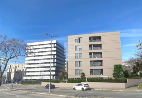 Apartamento T2 com varanda de 10.6 m2 na Prelada, Ramalde