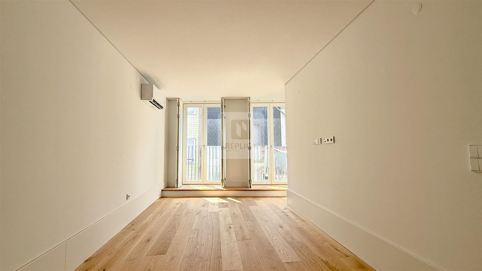Apartamento T1 Novo pronto para habitar &#124; Praça da República, Porto