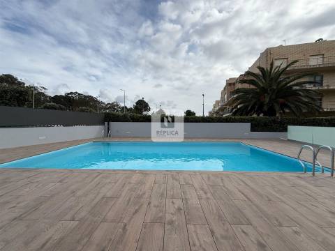 Apartamento T1 Novo com Varanda e Piscina na Praia da Madalena