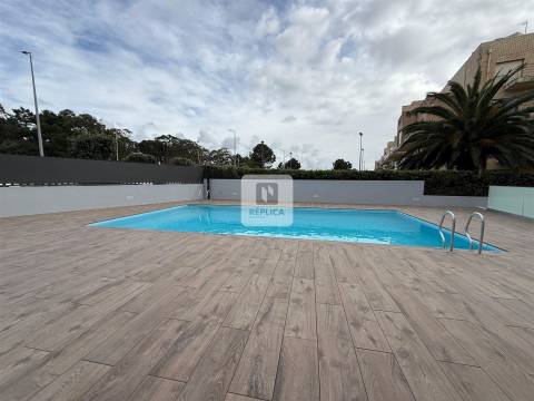 Apartamento T1 Novo com Varanda e Piscina na Praia da Madalena