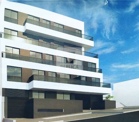 Apartamento T2 com Varanda e Garagem em Vila Nova de Gaia – a 3 min da estação de Metro de S. Ovídio