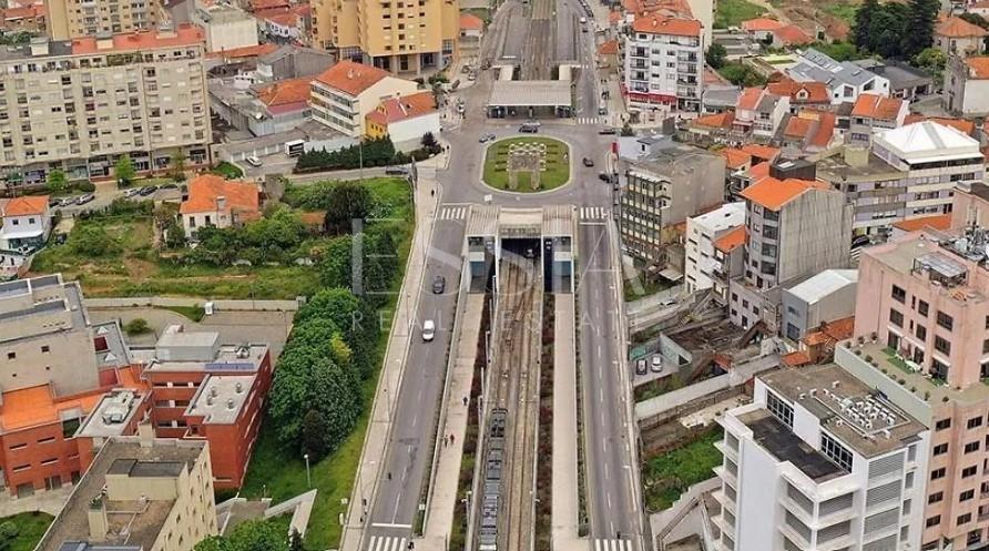 Apartamento T2 com Varanda e Garagem em Vila Nova de Gaia – a 3 min da estação de Metro de S. Ovídio