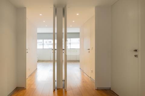 T3 com varanda 16m² e 3 suites no Acquadalva Porto