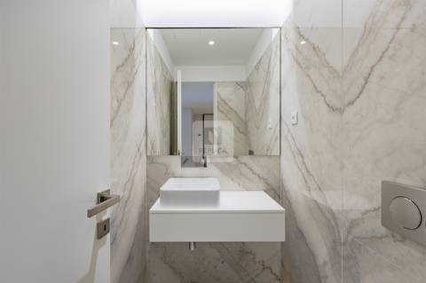 T3 com varanda 16m² e 3 suites no Acquadalva Porto