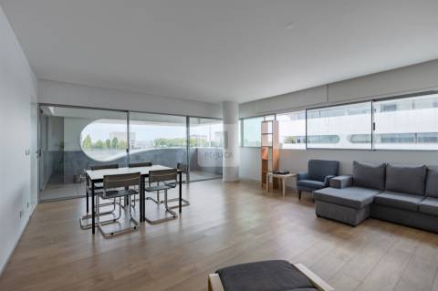 T3 com varanda 16m² e 3 suites no Acquadalva Porto