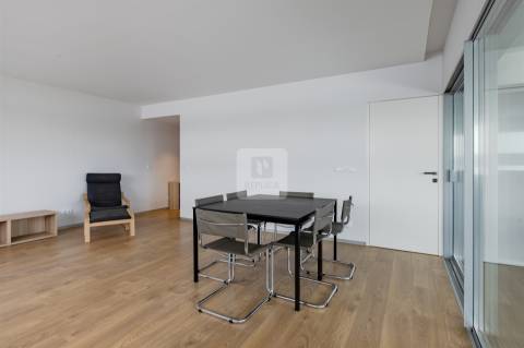 T3 com varanda 16m² e 3 suites no Acquadalva Porto