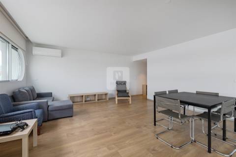 T3 com varanda 16m² e 3 suites no Acquadalva Porto