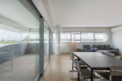 T3 com varanda 16m² e 3 suites no Acquadalva Porto