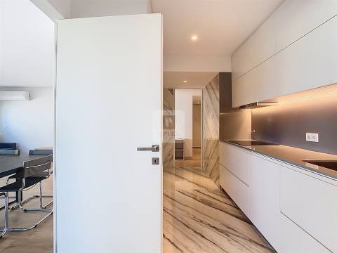 T3 com varanda 16m² e 3 suites no Acquadalva Porto