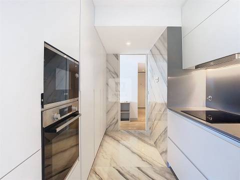 T3 com varanda 16m² e 3 suites no Acquadalva Porto