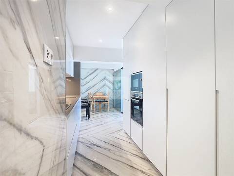 T3 com varanda 16m² e 3 suites no Acquadalva Porto