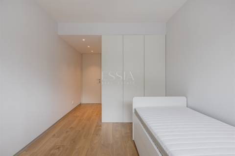 T3 com varanda 16m² e 3 suites no Acquadalva Porto