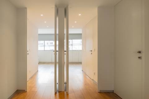 T3 com varanda 16m² e 3 suites no Acquadalva Porto