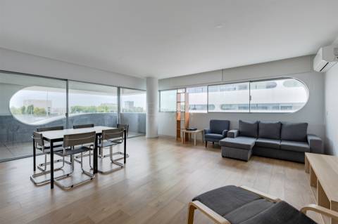 T3 com varanda 16m² e 3 suites no Acquadalva Porto