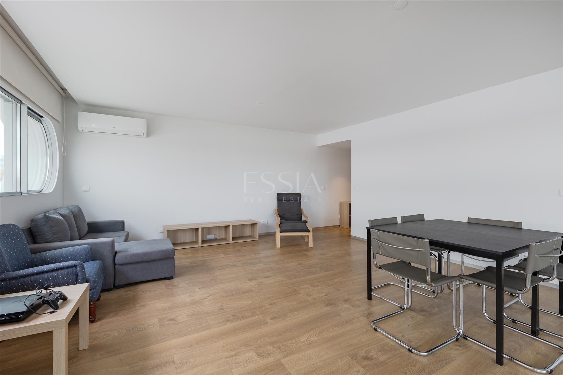 T3 com varanda 16m² e 3 suites no Acquadalva Porto