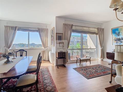 Apartamento T3 com 2 Varandas à Venda na Avenida da Boavista