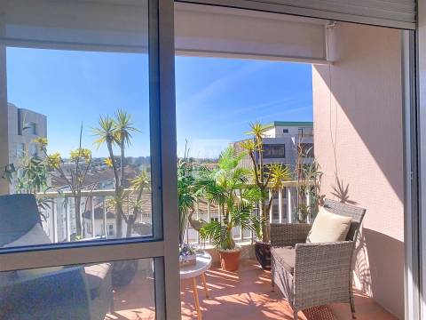 Apartamento T3 com 2 Varandas à Venda na Avenida da Boavista