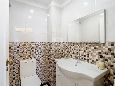 Apartamento T3 com 2 Varandas à Venda na Avenida da Boavista