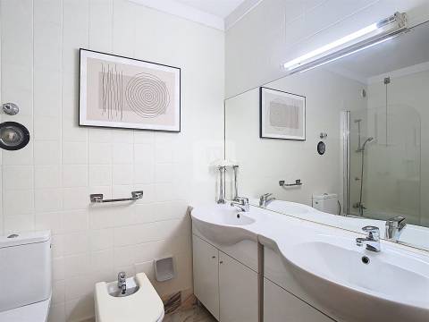 Apartamento T3 com 2 Varandas à Venda na Avenida da Boavista